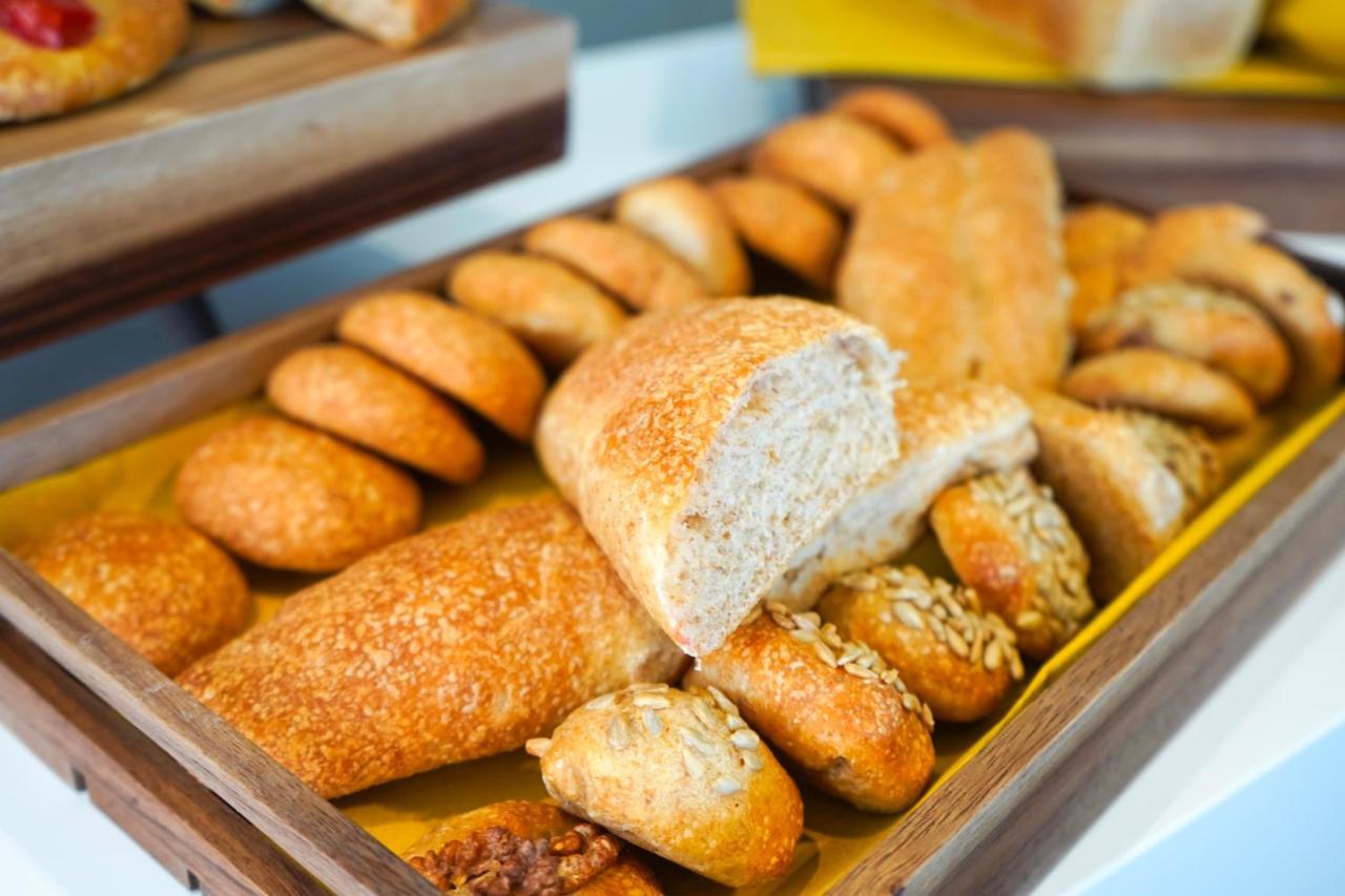 Hotel Alexandra - Beach Front - Healthy Xxl Breakfast & Brunch Until 12 30 - Parking Included ミザーノ・アドリアーティコ エクステリア 写真